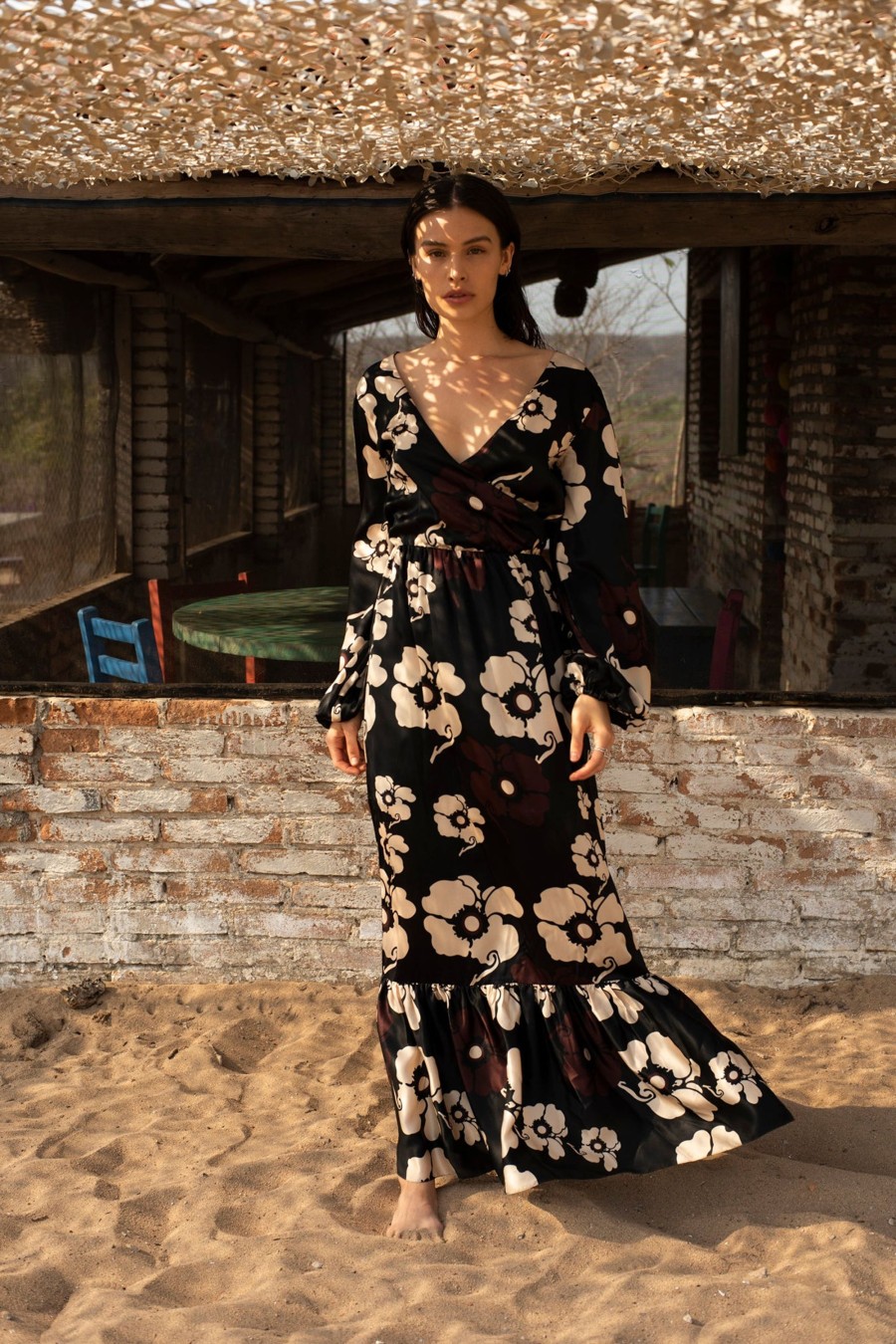 Women Juan de Dios Dresses | Feminine Mistique Silk Maxi Dress/Black Maxi Ivory Flowers